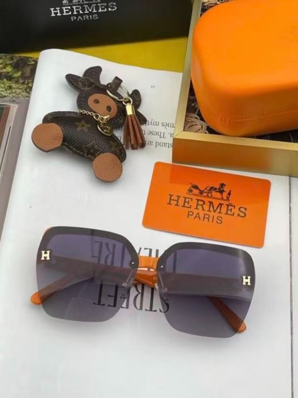 Hermès H Logo Statement Shades